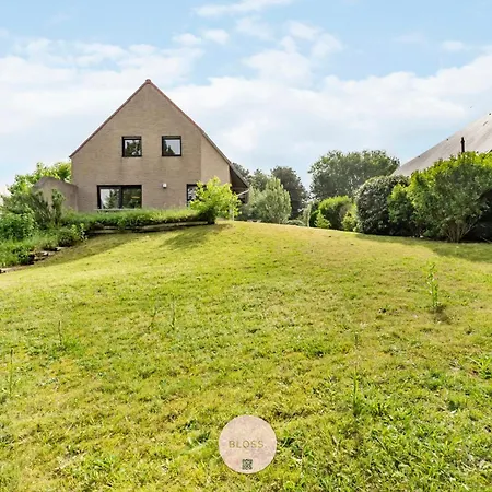 Stuifduinenhuis By Bloss, Aan De Duinen Met Grote Tuin *