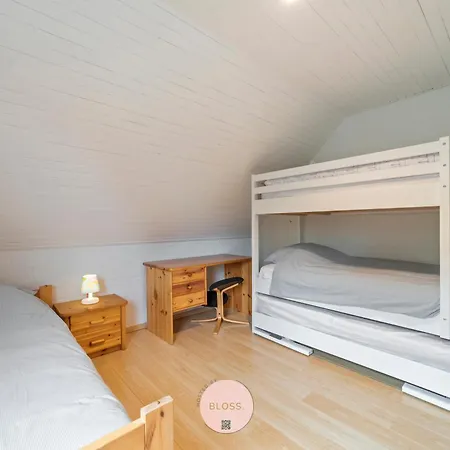 Stuifduinenhuis By Bloss, Aan De Duinen Met Grote Tuin *